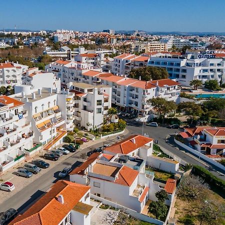 Typical T2 In Albufeira W/ Balcony By Lovelystay المظهر الخارجي الصورة